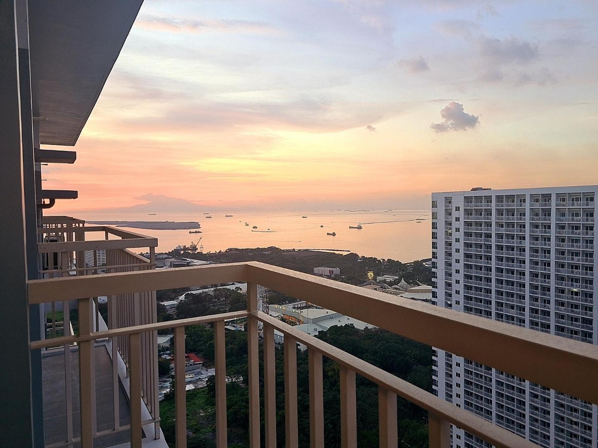Cozy Penthouse 2Br Suite W Balcony - Amazing Manila Bay View And City Skyline Near Moa Pasay Dış mekan fotoğraf